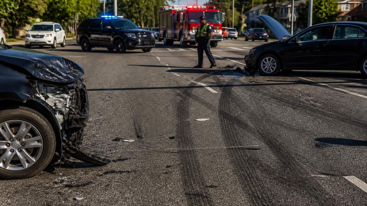Infographic flowchart showing how to prove negligence in DUI accident cases through crash scene evidence collection